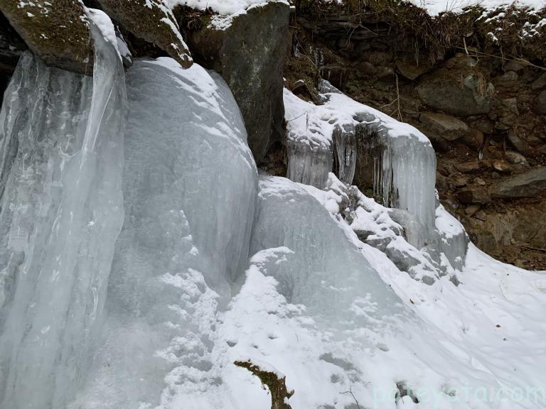 横谷峡の氷瀑