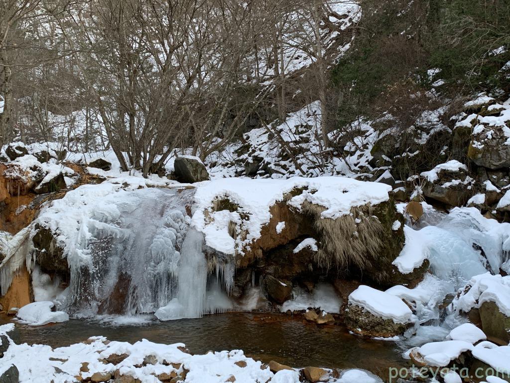横谷峡遊歩道の霜降の滝