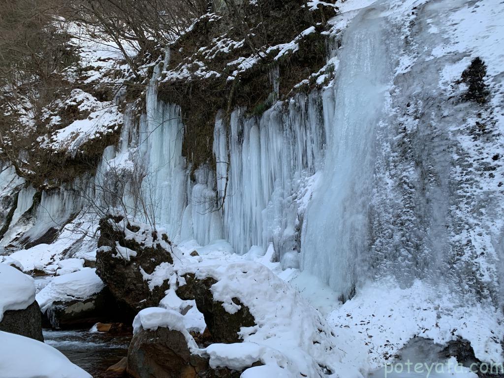 横谷峡遊歩道にある屏風岩の氷瀑