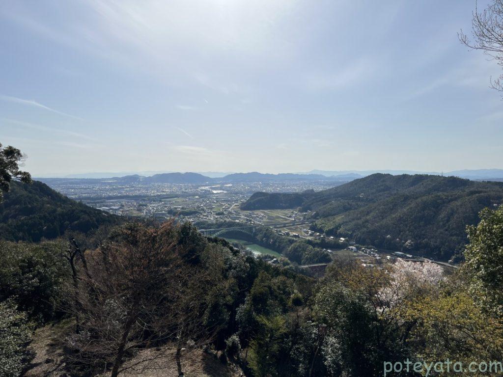 蘭丸ふる里の森の頂上から見える景色1