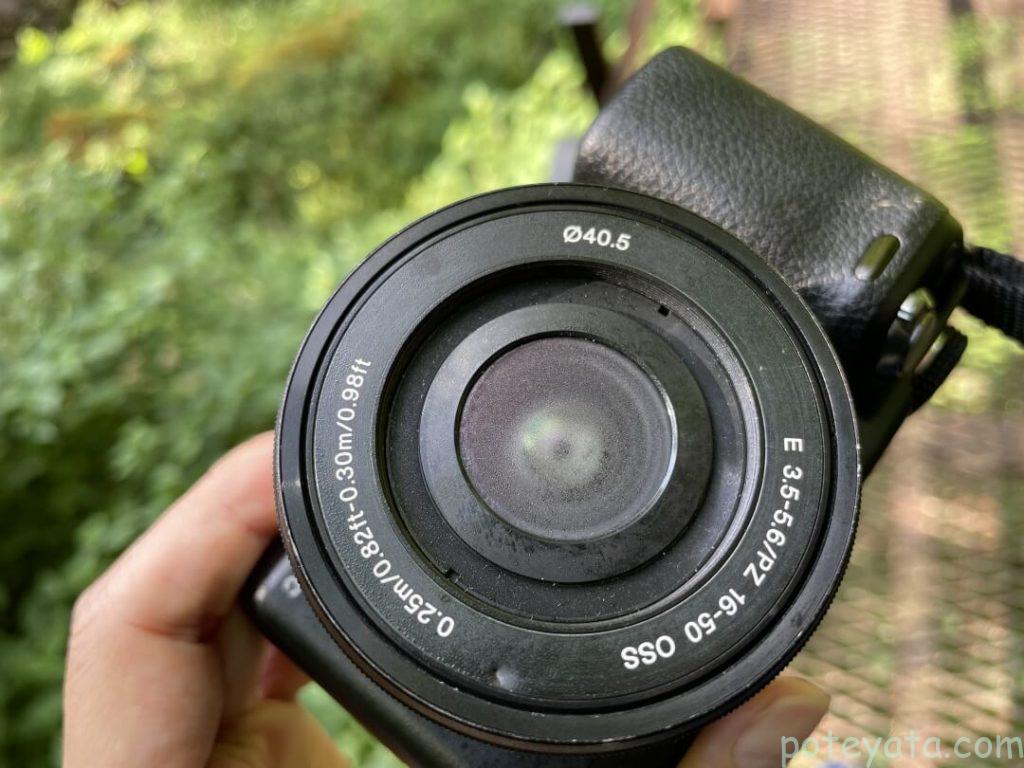 気温差で曇ったカメラのレンズ