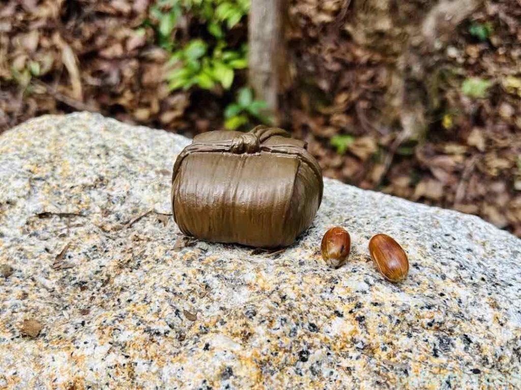 ジブリ作品「となりのトトロ」モチーフのオブジェ「笹包み」