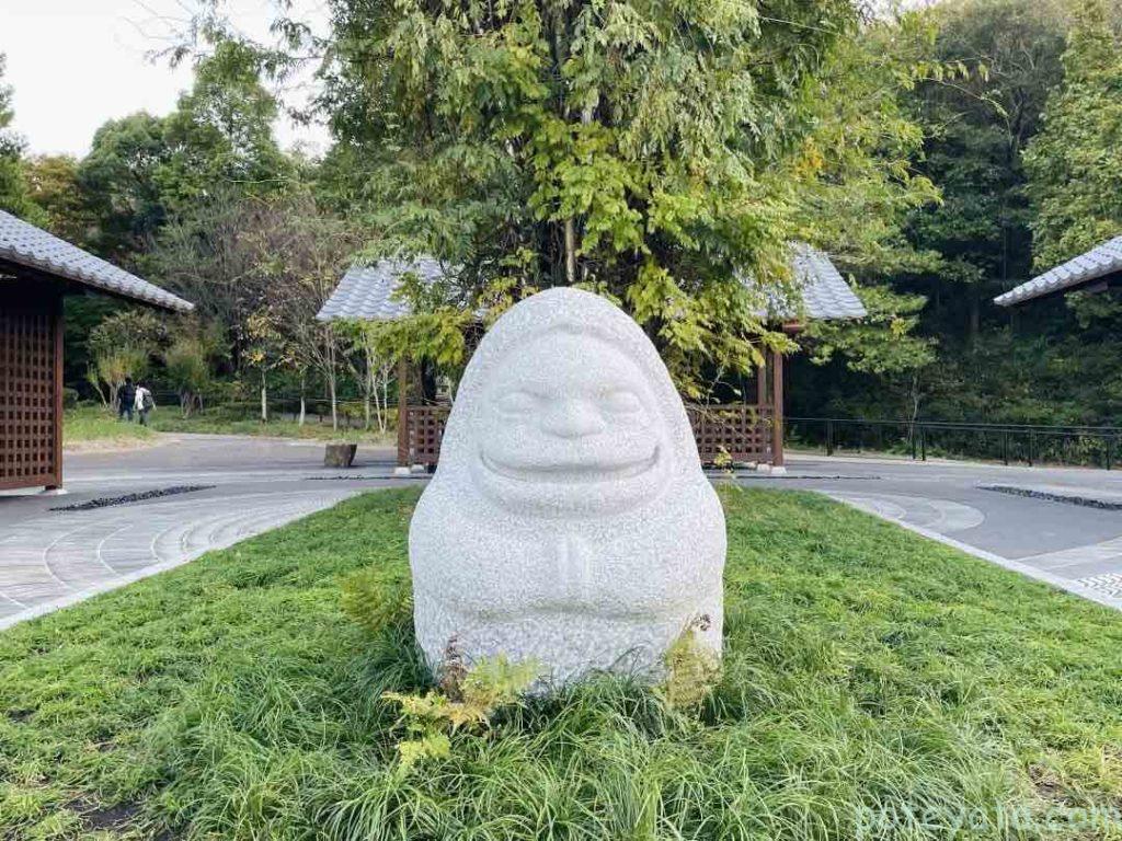 ジブリ作品「千と千尋の神隠し」モチーフのオブジェ「石像」